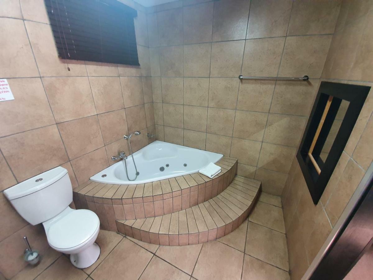 Leach Lodge Куруман Екстериор снимка