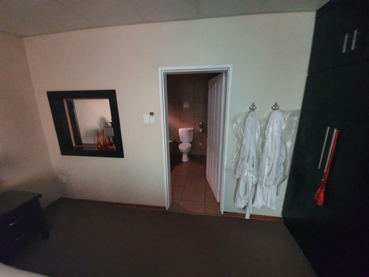 Leach Lodge Куруман Екстериор снимка