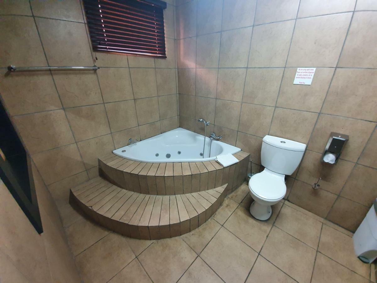 Leach Lodge Куруман Екстериор снимка