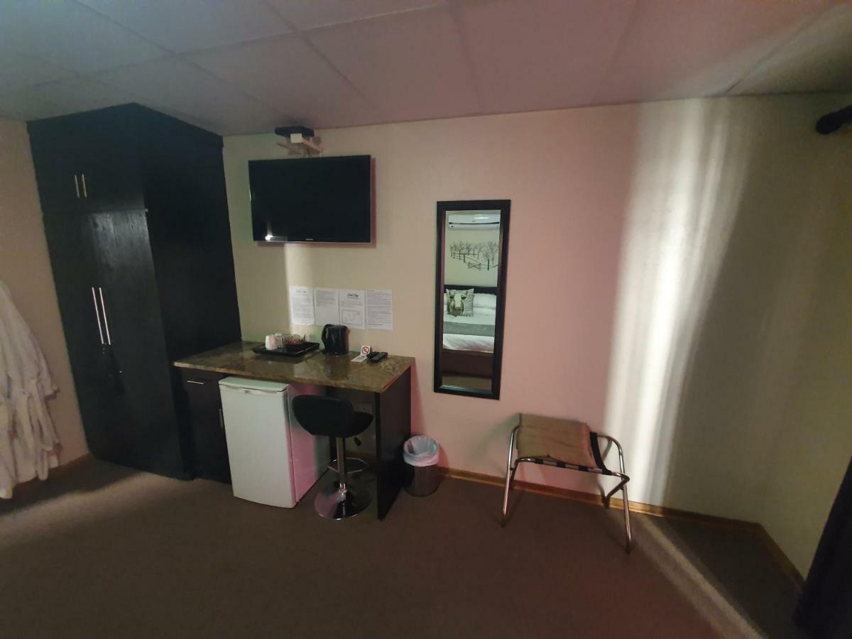 Leach Lodge Куруман Екстериор снимка