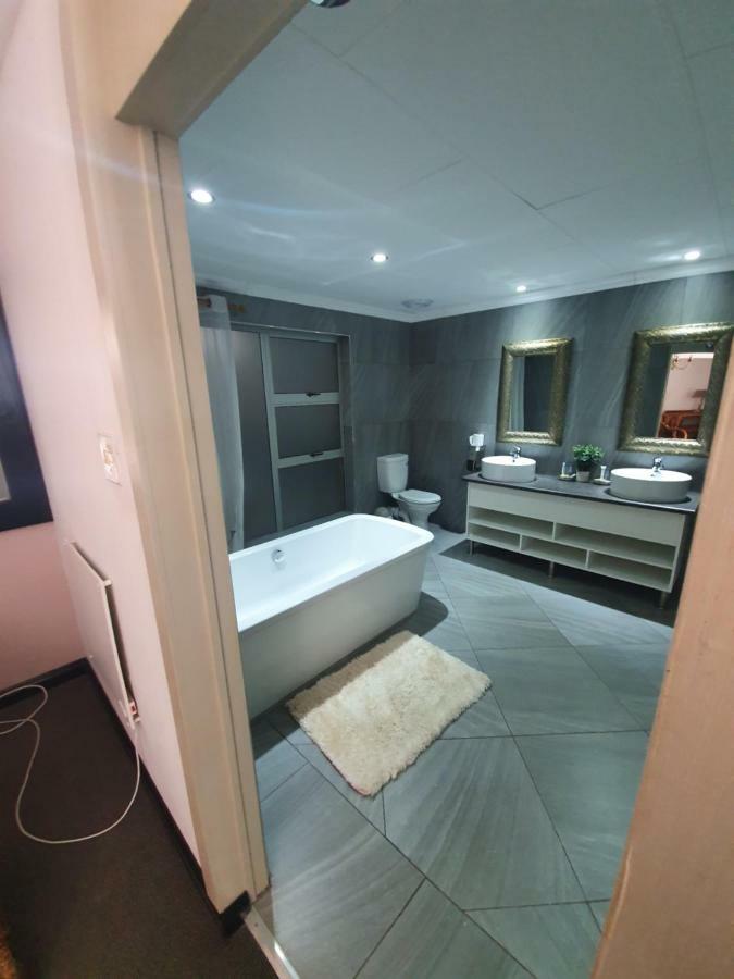 Leach Lodge Куруман Екстериор снимка
